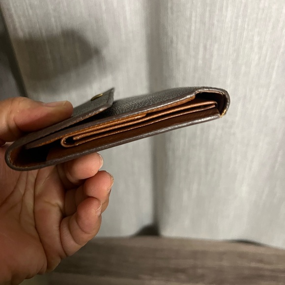 Louis Vuitton Alexandra Monogram Trifold Wallet - Picture 11 of 12